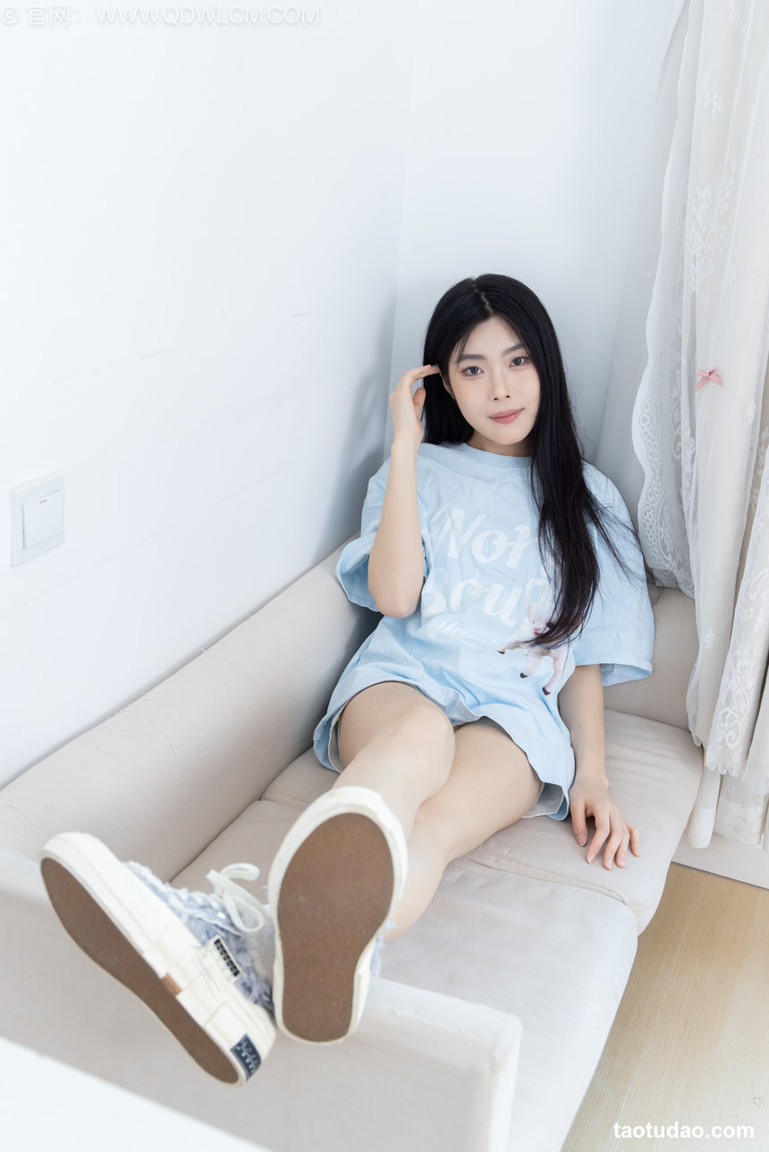 物恋传媒 No.2776 美式-帆布鞋、白棉袜、裸足 [158P1V-4.02GB]