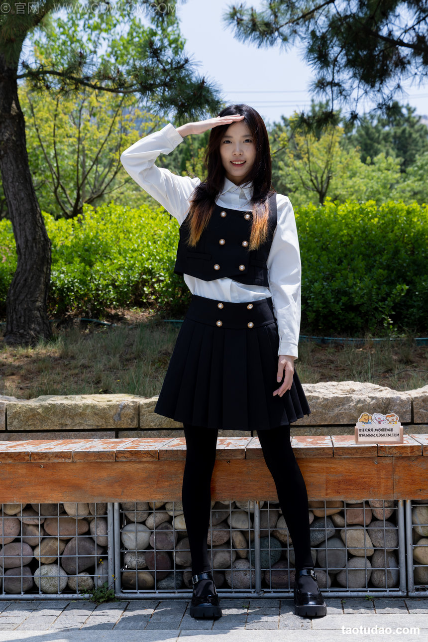 物恋传媒 No.2781 茯苓-皮鞋、厚黑丝、jk制服、户外丝袜 [312P1V-6.70GB]