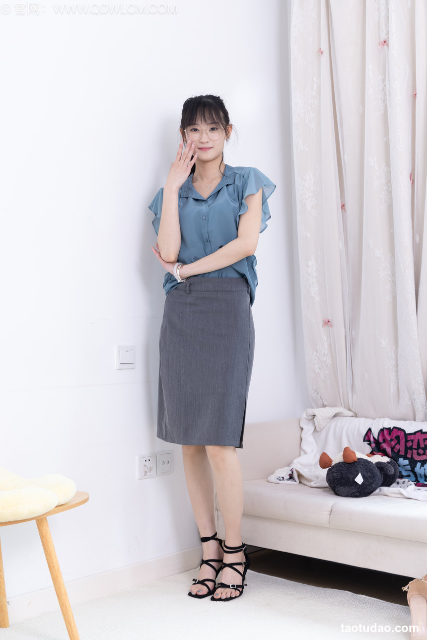 物恋传媒 No.2725 山奈-高跟凉鞋、薄肉丝、裸足 [164P1V-5.92GB]