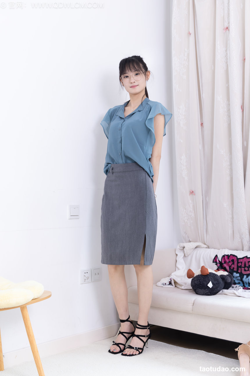 物恋传媒 No.2725 山奈-高跟凉鞋、薄肉丝、裸足 [164P1V-5.92GB]