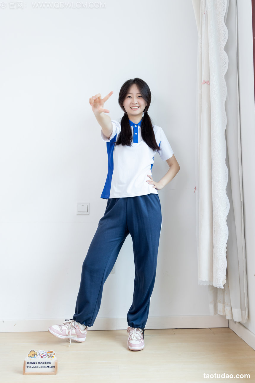 物恋传媒 No.2735 萌萌-白棉袜、裸足、校服 [155P1V-3.75GB]