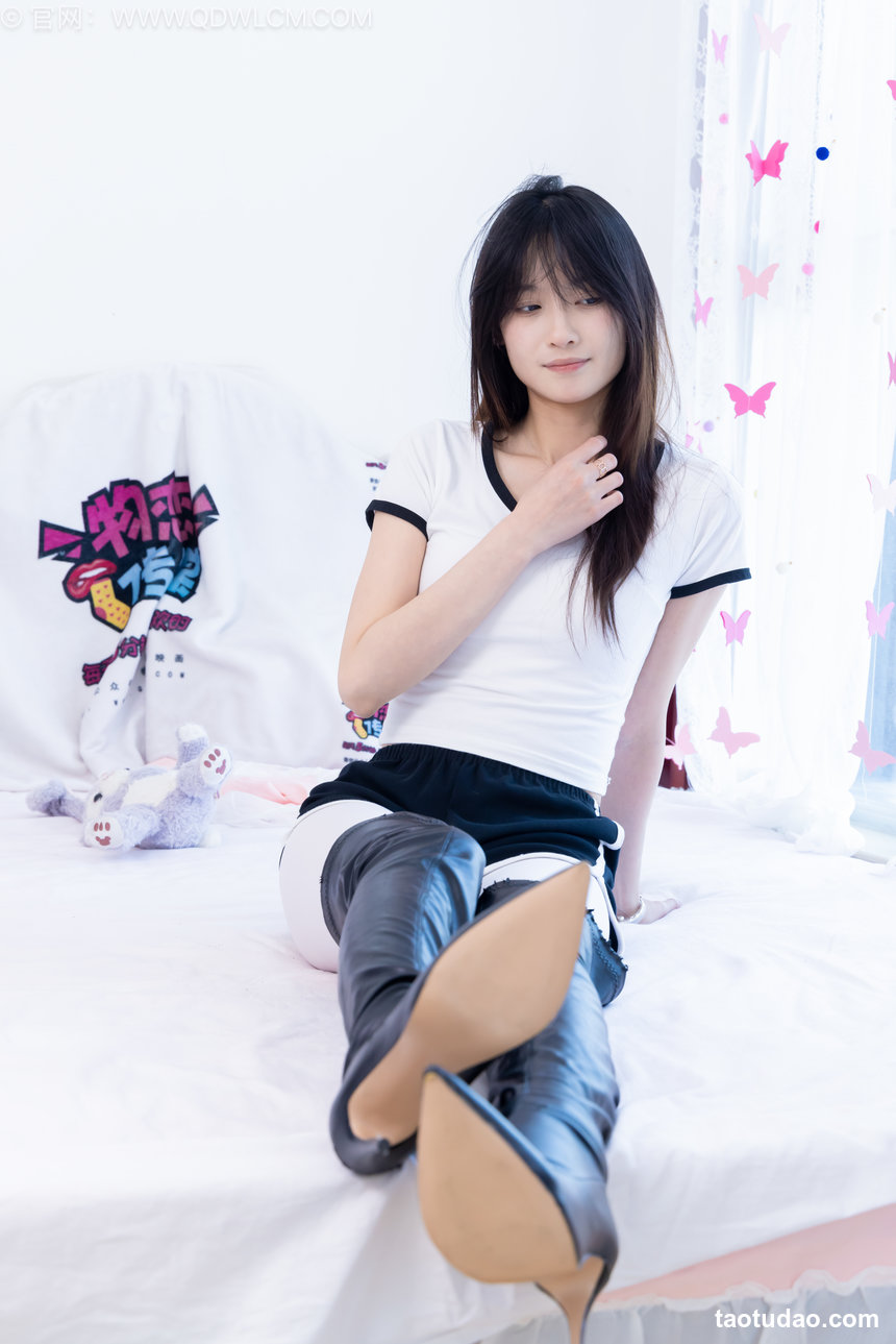 物恋传媒 No.2748 山奈-高跟长靴、厚白丝、体操服 [155P1V-3.24GB]