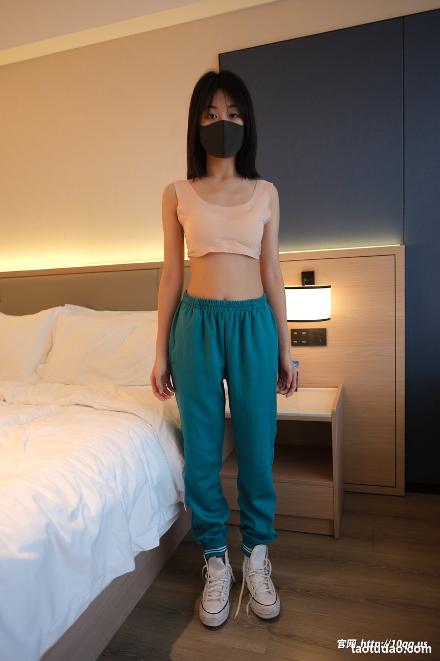 021.[ROSI口罩系列]2026.06.26 NO.3666[96+1P／229MB]