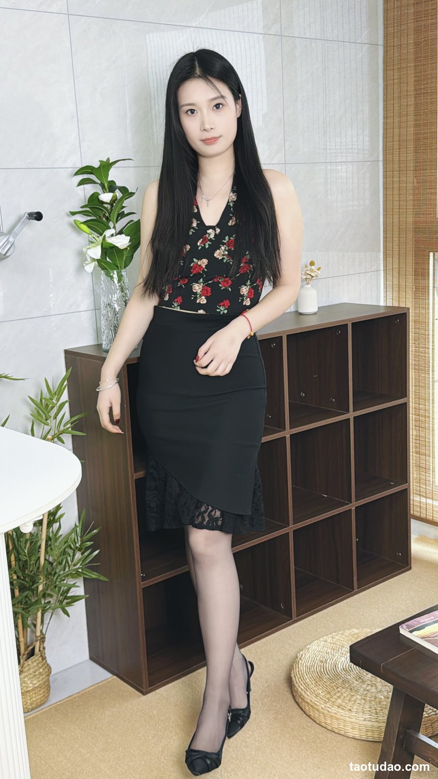 丝韵摄影 NO.3350 阿娇 浅粉色深V-领百褶连体裙