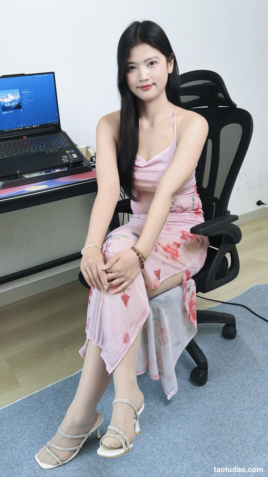 丝韵摄影 NO.3366 布丁 花色吊带上衣 黑色包臀长裙
