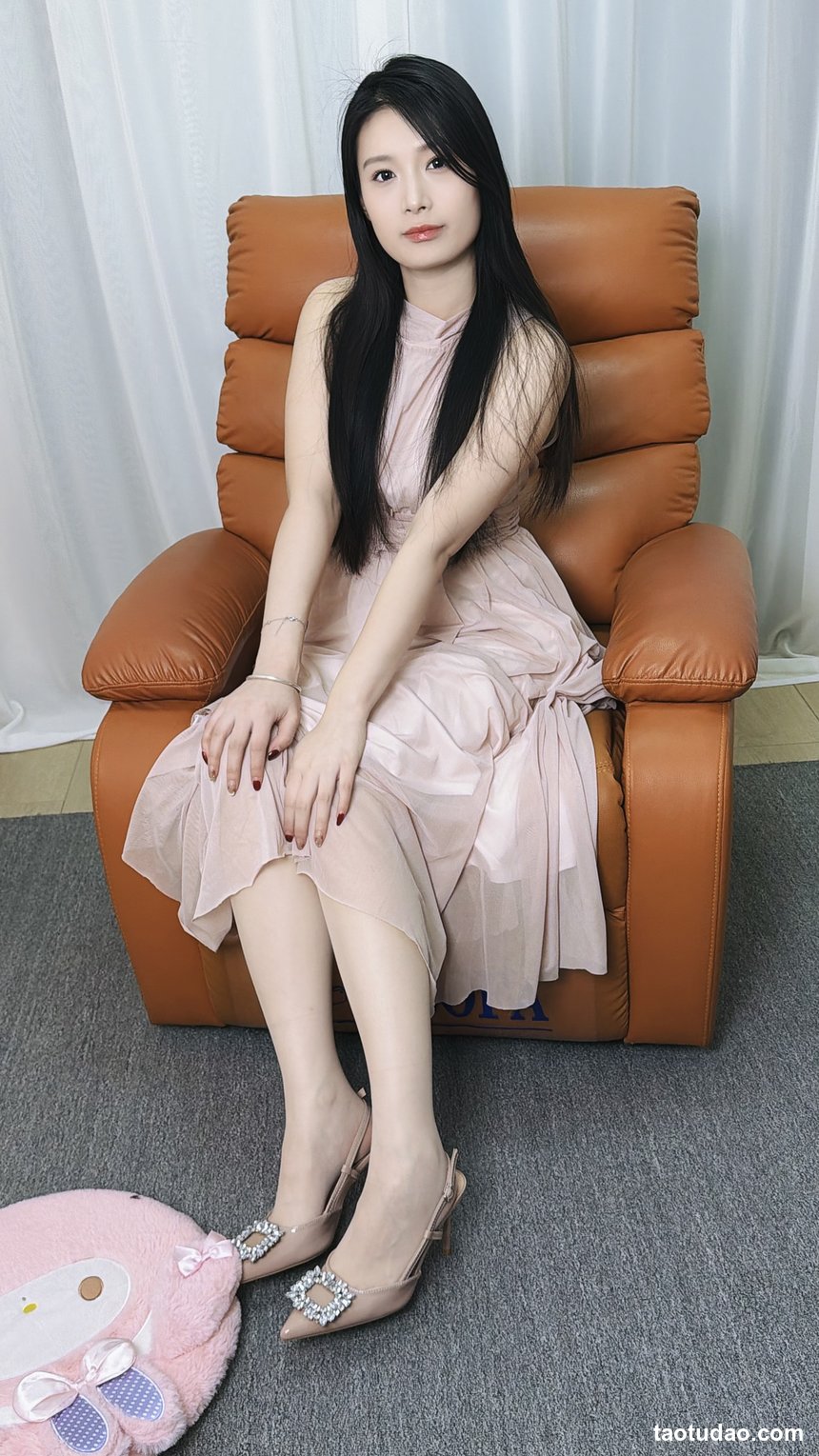 丝韵摄影 NO.3395 晨晨 轻熟风白色无袖坑条针织连衣裙