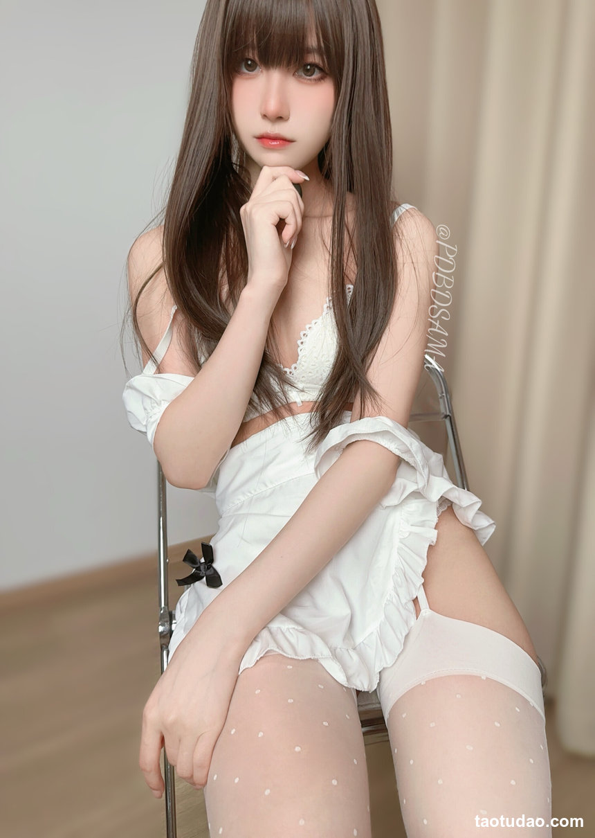 布丁大法 – NO.258 雪球吊带袜