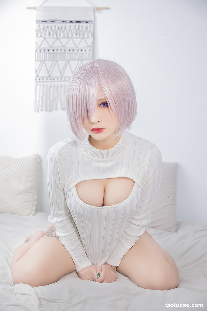 洛璃 LoLiSAMA – NO.120 玛修 基列莱特 开胸毛衣