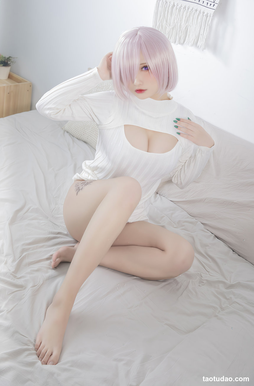 洛璃 LoLiSAMA – NO.120 玛修 基列莱特 开胸毛衣