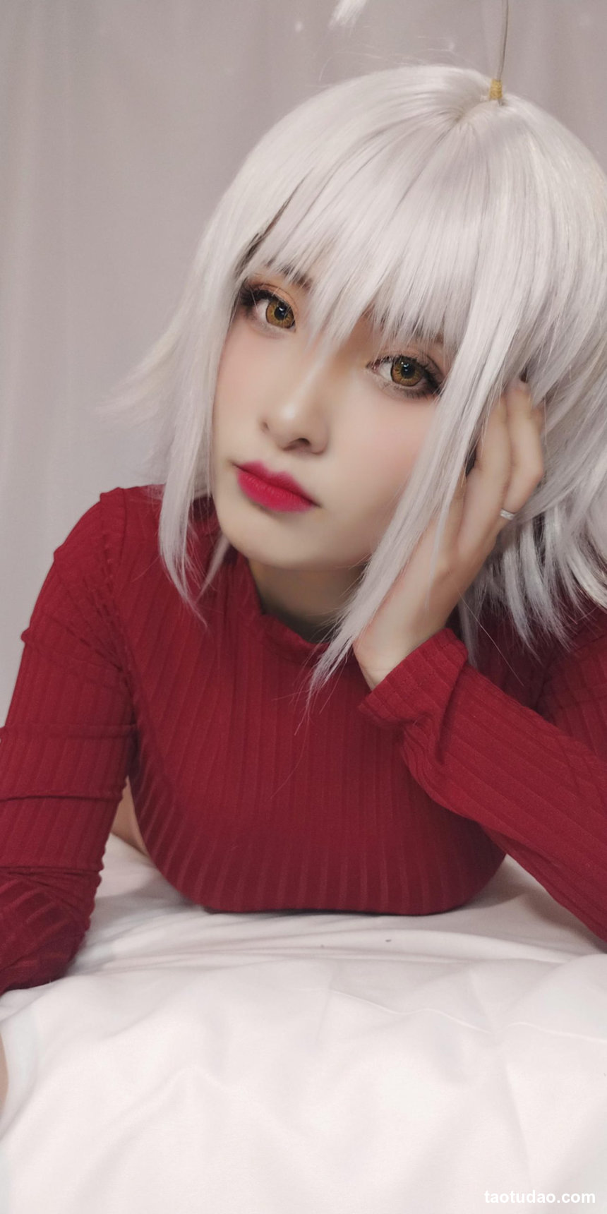 洛璃 LoLiSAMA – NO.121 黑贞德 红色毛衣