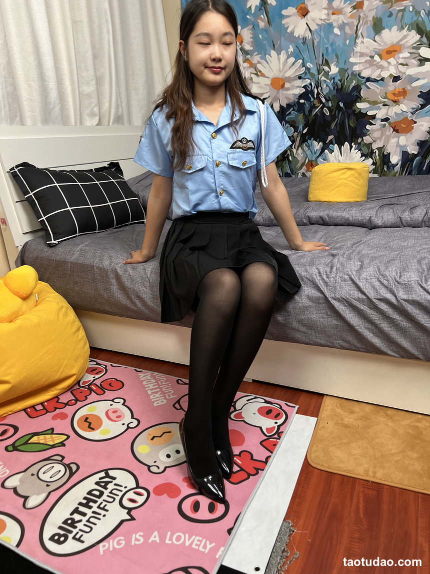 三禾摄影 No.087 琪琪女警制服黑丝高跟