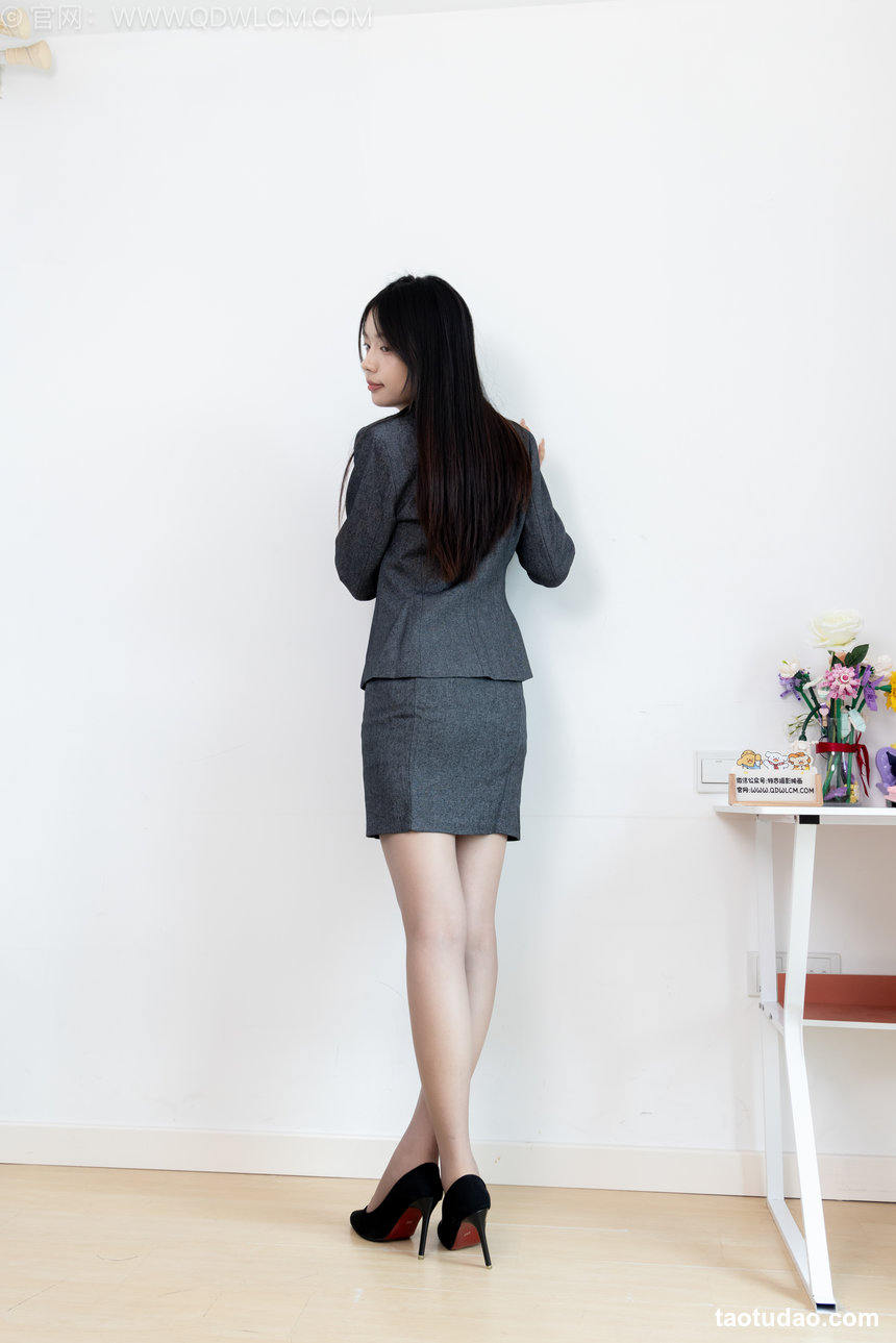 物恋传媒 No.2790 青提-高跟鞋、薄灰丝、ol制服 [164P1V-4.06GB]