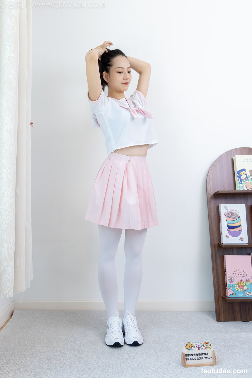 物恋传媒 No.2810 小泽-运动鞋、厚白丝、jk制服 [168P1V-4.40GB]