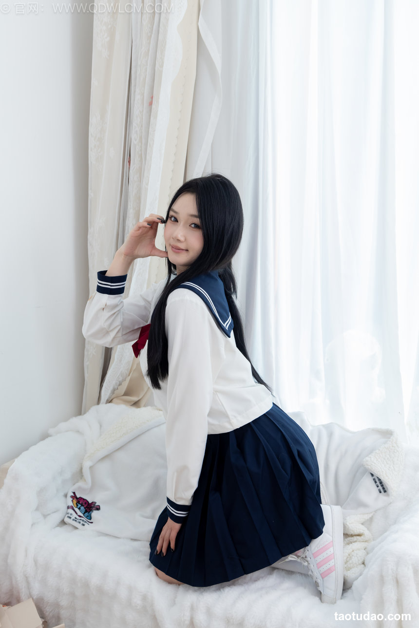 物恋传媒 No.2817 橙子-板鞋、珊瑚绒袜、白粉短棉袜、jk制服 [157P1V-4.05GB]