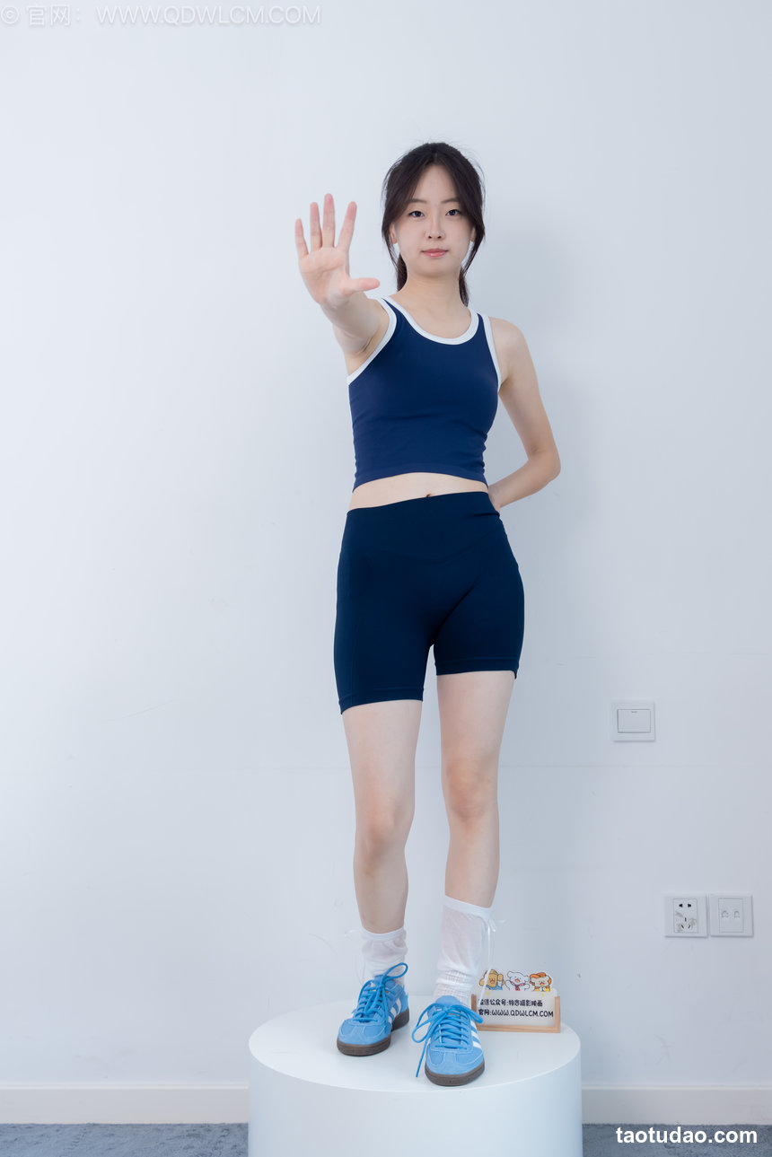 物恋传媒 No.2822 萌萌-帆布鞋、纯白棉袜、裸足 [150P1V-3.10GB]