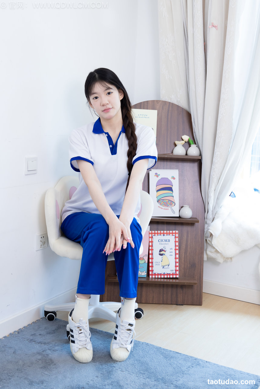 物恋传媒 No.2824 晚舟-板鞋、白棉袜、裸足、校服 [150P1V-3.76GB]