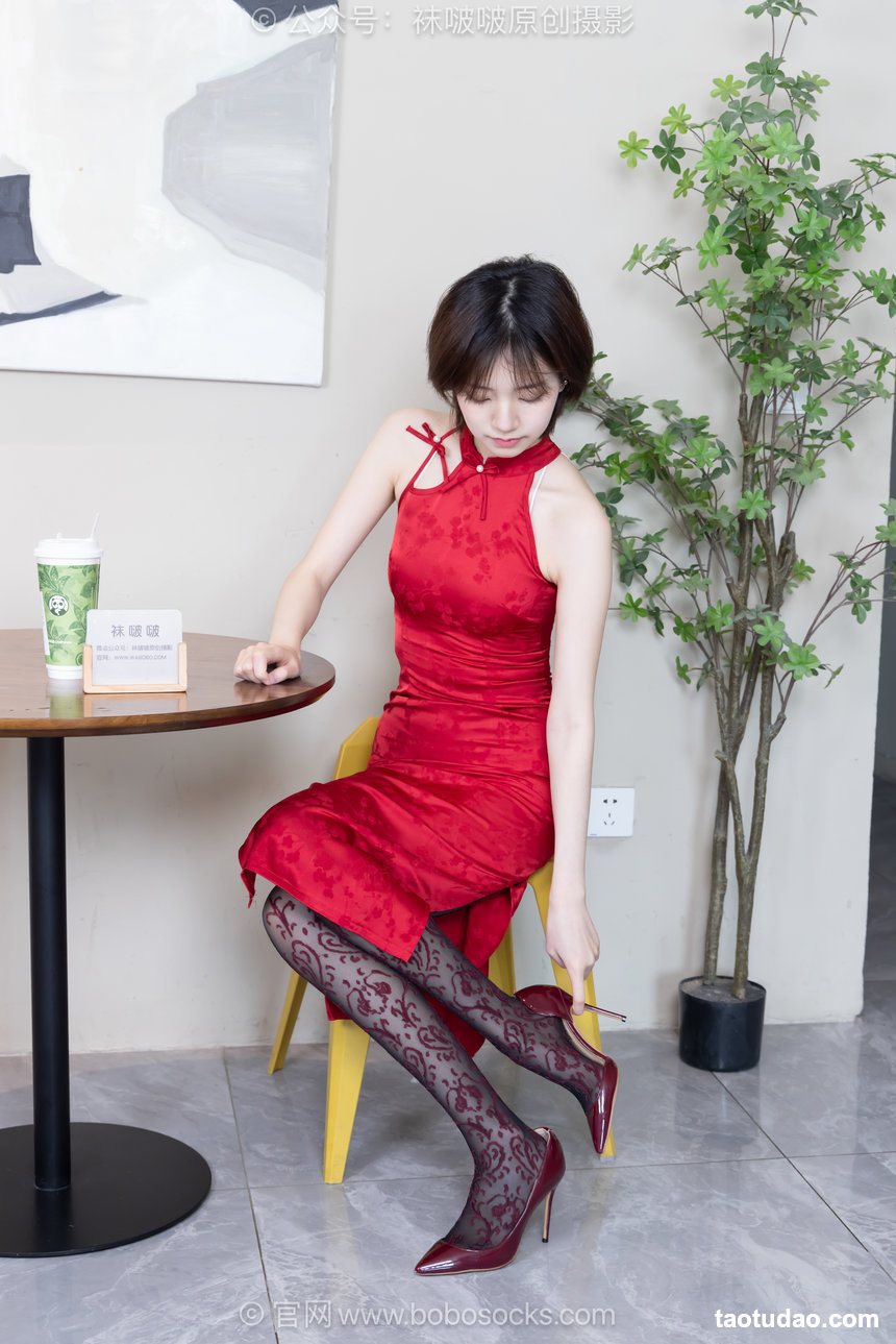 055.BoBoSocks袜啵啵 No.767 小甜豆-高跟鞋、薄黑丝黑印花、裸足、旗袍 [153P1V-5.30GB]