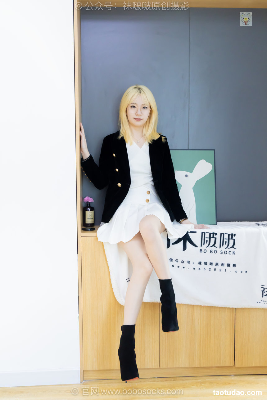 059.BoBoSocks袜啵啵 No.771 小甜豆-高跟短靴、黑色船袜、办公室ol制服 [147P1V-6.31GB]