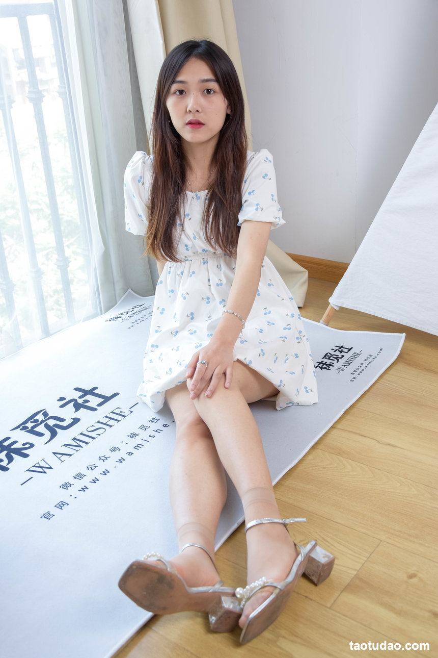 090.袜觅社 NO.033期 漫渝[97P+1V／3.46GB]